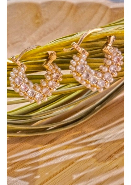 Lüks Incili Figürlü Gösterişli Küpe