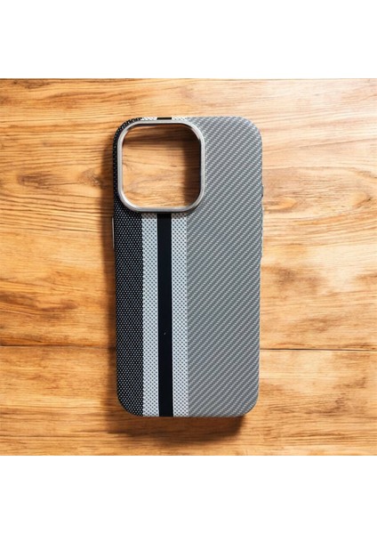 Apple Iphone 16 Uyumlu Lux Carbon Fiber Magsafe Metal Kılıf Ultra Hafif Ince Manyetik Kapak .