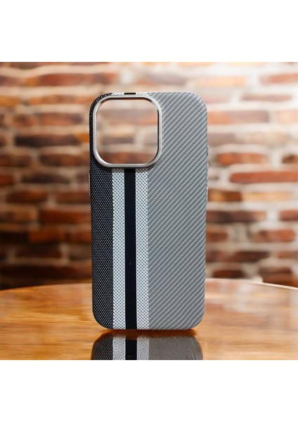 Apple Iphone 16 Pro Uyumlu Lux Carbon Fiber Magsafe Metal Kılıf Ultra Hafif Ince Manyetik Kapak.