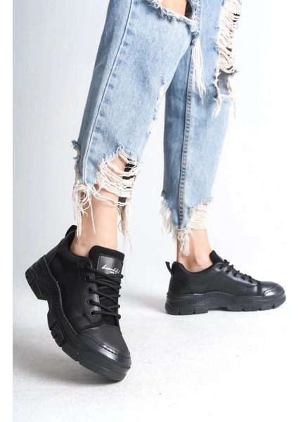 Jule Siyah Cilt Bağcıklı Spor Ayakkabı