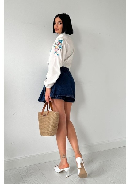 Beyaz Çiçek Nakışlı Gömlek fırsatları