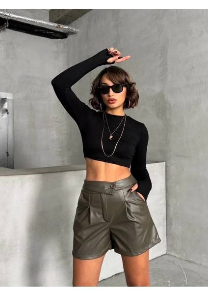 Iki Düğmeli Pileli Şort indirimleri