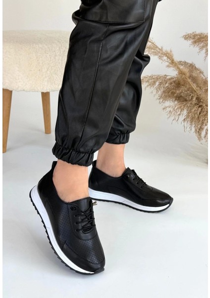 Tone Siyah Cilt Bağcıklı Spor Ayakkabı