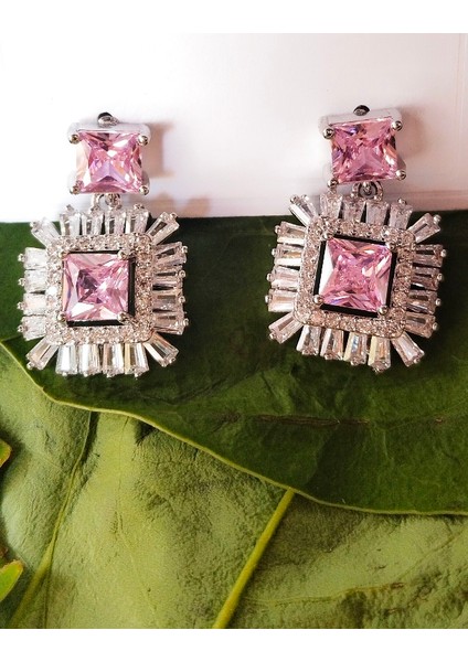 Lüks Gösterişli Figürlü Taşlı Küpe