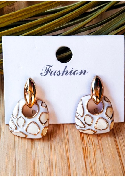 Lüks Figürlü Gösterişli Desenli Küpe