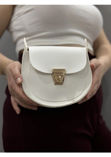 Klasik Kapaklı Beyaz Cilt Çanta