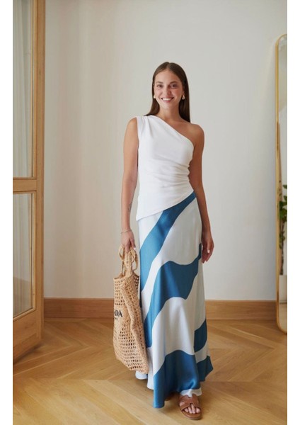 Kadın Mavi Renk Gecisli Geometrik Kloş Saten Etek fiyatları