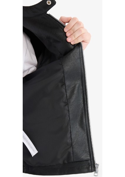 Erkek Çocuk Su Geçirmez Fermuarlı Suni Deri Ceket Mont C4320A825AU