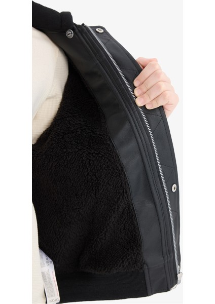 Erkek Çocuk Su Geçirmez Çıkarılabilir Kapüşonlu Pelüş Astar Bomber Mont C4321A825AU indirimleri