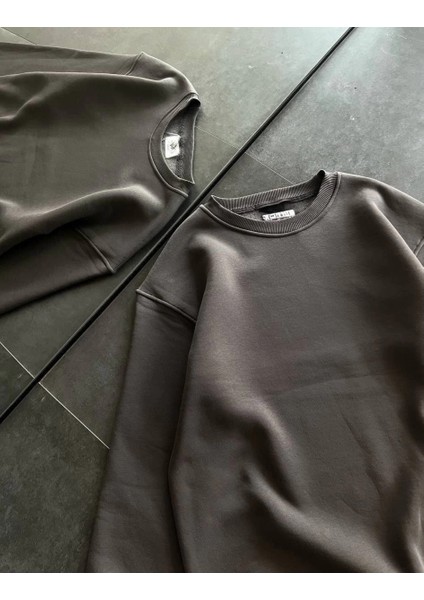 Kışlık Bisiklet Yaka Üç Iplik Basic Sweatshirt - Füme fiyatları