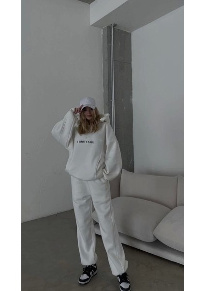 Nakış Işlemeli Üç Iplik Sweat Takım- Beyaz fırsatları