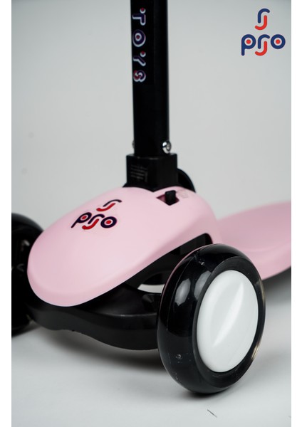 Işıklı/Ledli Üç Teker Yükseklik Ayarlanabilir ve Katlanabilir Fren Sistemli Çocuk Scooter fırsatları