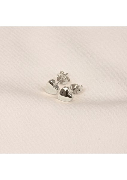 Gümüş Küpe - 925 Ayar Gümüş Minimal Kalp Figürlü Küpe
