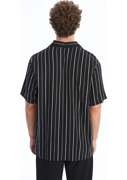 Xsıde Siyah Regular Fit Kısa Kollu Çizgili Viskon Erkek Gömlek fırsatları