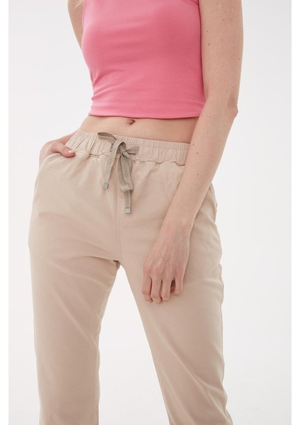Paçası ve Beli Lastikli Kadın Jogger Pantolon 25Y0009K1 modelleri