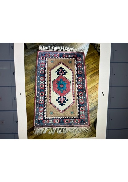 140 Cm’ye 90 cm Ölçülerinde Kökboyası El Dokuma Yün Halı