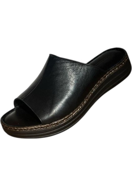 Kadın Siyah Deri Terlik