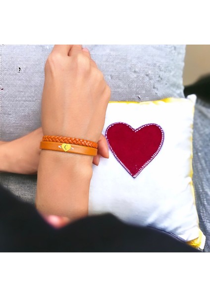 14 Ayar Altın Plakalı Ç Harfine Özel Doğal Kahverengi Derili Kalp Motifli Hediye BILEKLIK-374HARF