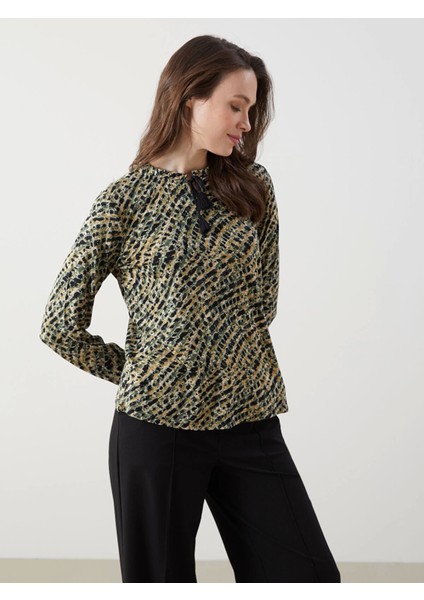 Lcw Grace Karişik Bağlamalı Yaka Etnik Desenli Bluz