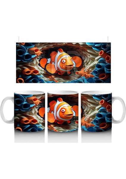 Mercanlar Arasında Yüzen Neşeli Palyaço Balığı – Baskılı Kahve Kupası