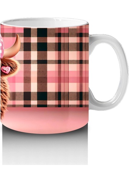 Kareli Fon Önünde Kalp Tutan Tatlı Buzağı – Baskılı Kahve Kupası fırsatları