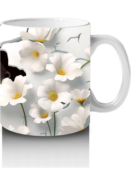 Beyaz Çiçekler Arasında Gülümseyen Sevimli Ayı – Baskılı Kahve Kupası fırsatları