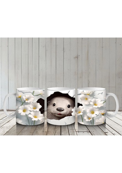 Beyaz Çiçekler Arasında Gülümseyen Sevimli Ayı – Baskılı Kahve Kupası