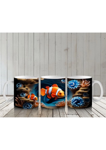 Mercan Resifinde Yüzen Neşeli Palyaço Balığı – Baskılı Kahve Kupası