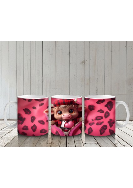 Leopar Desenli Arka Planda Aşık Ayıcık – Baskılı Kahve Kupası