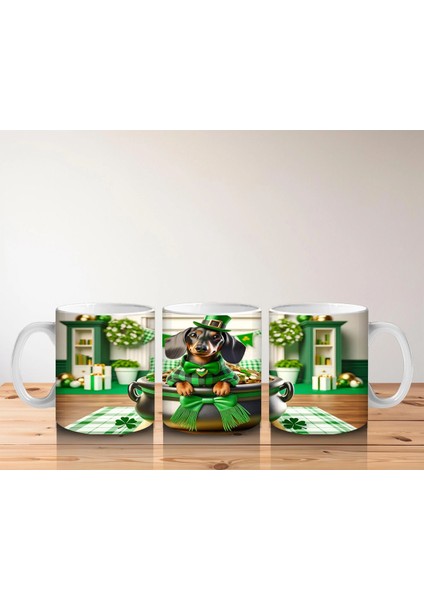 Şans Kazanında Oturan Sevimli Köpek – Baskılı Kahve Kupası indirimleri