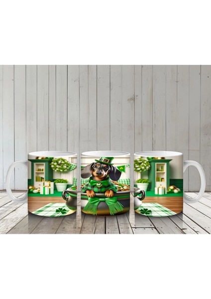 Şans Kazanında Oturan Sevimli Köpek – Baskılı Kahve Kupası