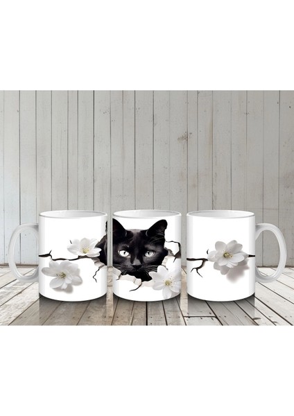 Beyaz Çiçeklerle Kaplı Siyah Kedi – Baskılı Kahve Kupası