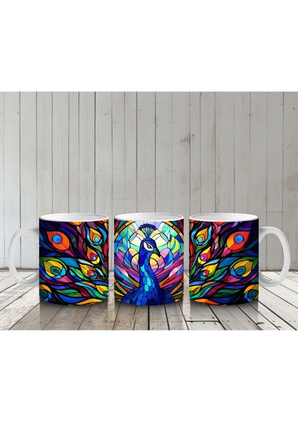 Renkli Tüy Desenleriyle Zarif Tavus Kuşu – Baskılı Kahve Kupası