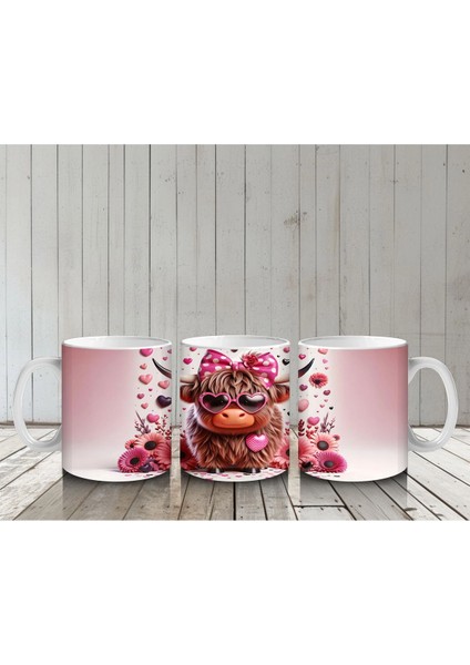 Güllerle Çevrili Kalpli Boğa Figürü – Baskılı Kahve Kupası