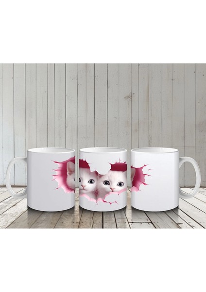Pembe Kalplerle Süslenmiş Ikiz Kedi Yavruları – Baskılı Kahve Kupası
