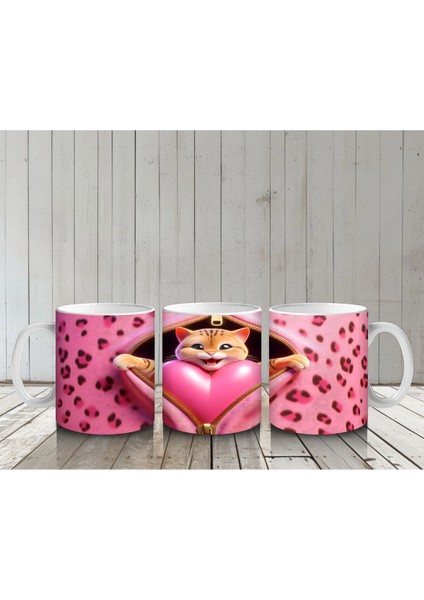 Kalp Desenli Battaniyeye Sarılmış Sevimli Kediler – Baskılı Kahve Kupası