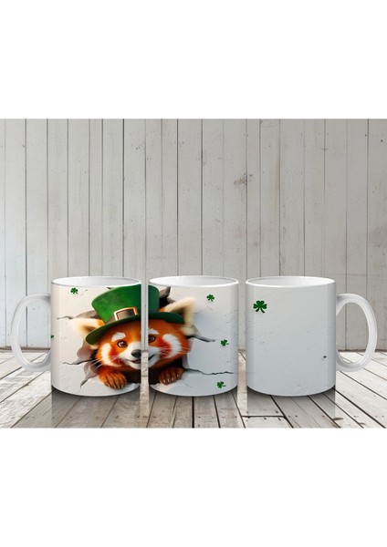 Yeşil Şapkalı Kırmızı Panda ve Yonca Yaprakları – Baskılı Kahve Kupası