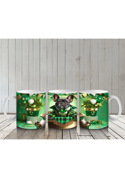 Fransız Bulldog ile St. Patrick Partisi – Altın Kazanlı Eğlenceli Kupa Tasarımı