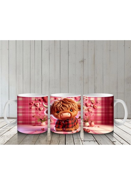 Kare Desenli Fon Üzerinde Romantik Boğa – Baskılı Kahve Kupası