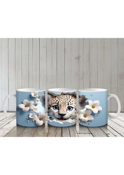 Çiçekli Fon Üzerinde Leopar Yavrusu – Baskılı Kahve Kupası