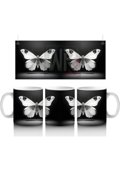 Siyah Zemin Üzerinde Zarif Siyah Beyaz Kelebekler – Baskılı Kahve Kupası