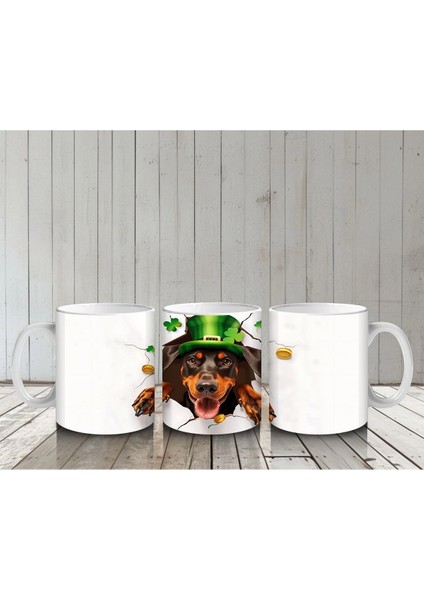 Şapkalı Doberman ve Dört Yapraklı Yoncalar – Baskılı Kahve Kupası