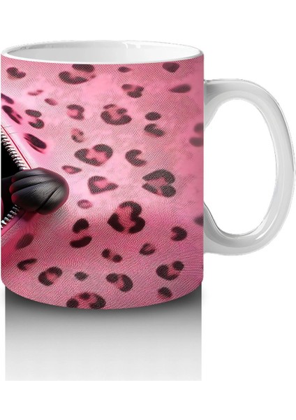 Leopar Desenli Zeminde Kalpli Yastığa Sarılan Siyah Kedi - Baskılı Kahve Kupası fırsatları