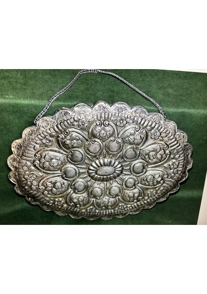 Gümüş Duvar Aynası 29,5 cm x 21 cm x 1 cm Ölçülerinde fırsatları