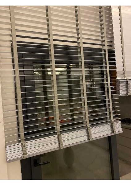 Nivemeshome Beyaz Ahşap Jaluzi 50 mm Redüktörlü+Kurdelalı Perde
