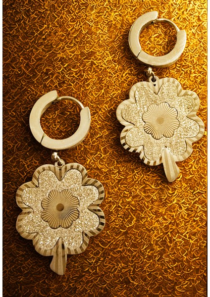 Lüks Figürlü Sallantılı Gösterişli Küpe