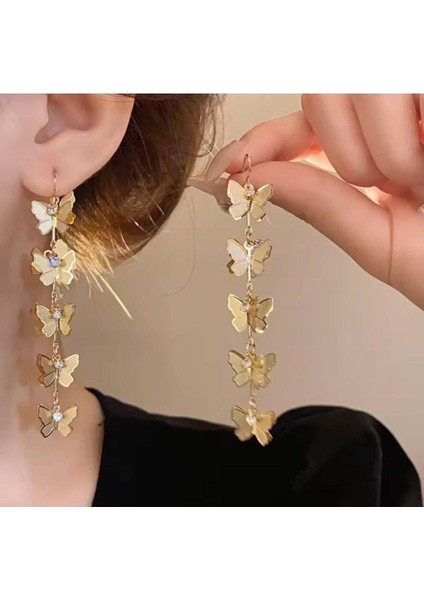 Şıklığınızı Tamamlayacak Taşlı Kelebek Küpe