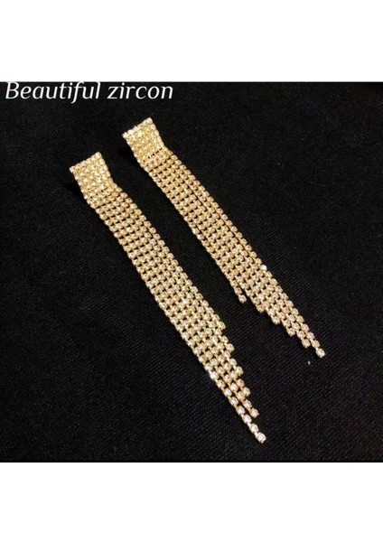 Şıklığınızı Tamamlayacak Işıltılı Zikron Taşlı Küpe