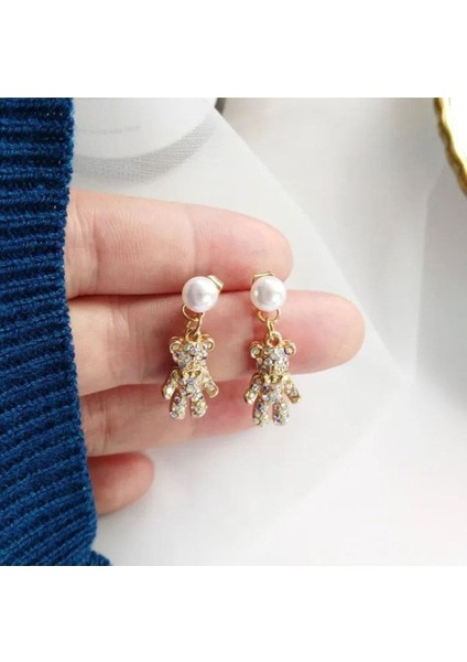 Şık Ayı Modeli Taşlı Inci Küpe ile Göz Alıcı Kombinler fiyatları