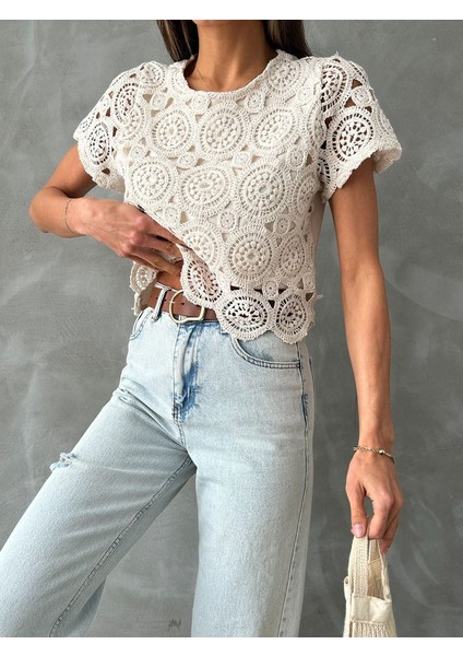 Astarlı Yuvarlak Yaka Ajurlu Dantel Örgü Triko Bluz